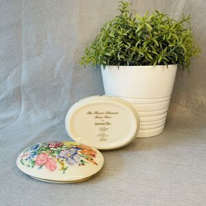 Lenox Music Box The Flower Blossom by Suzanne Clee Fine Porcelain 1998 Beautiful
